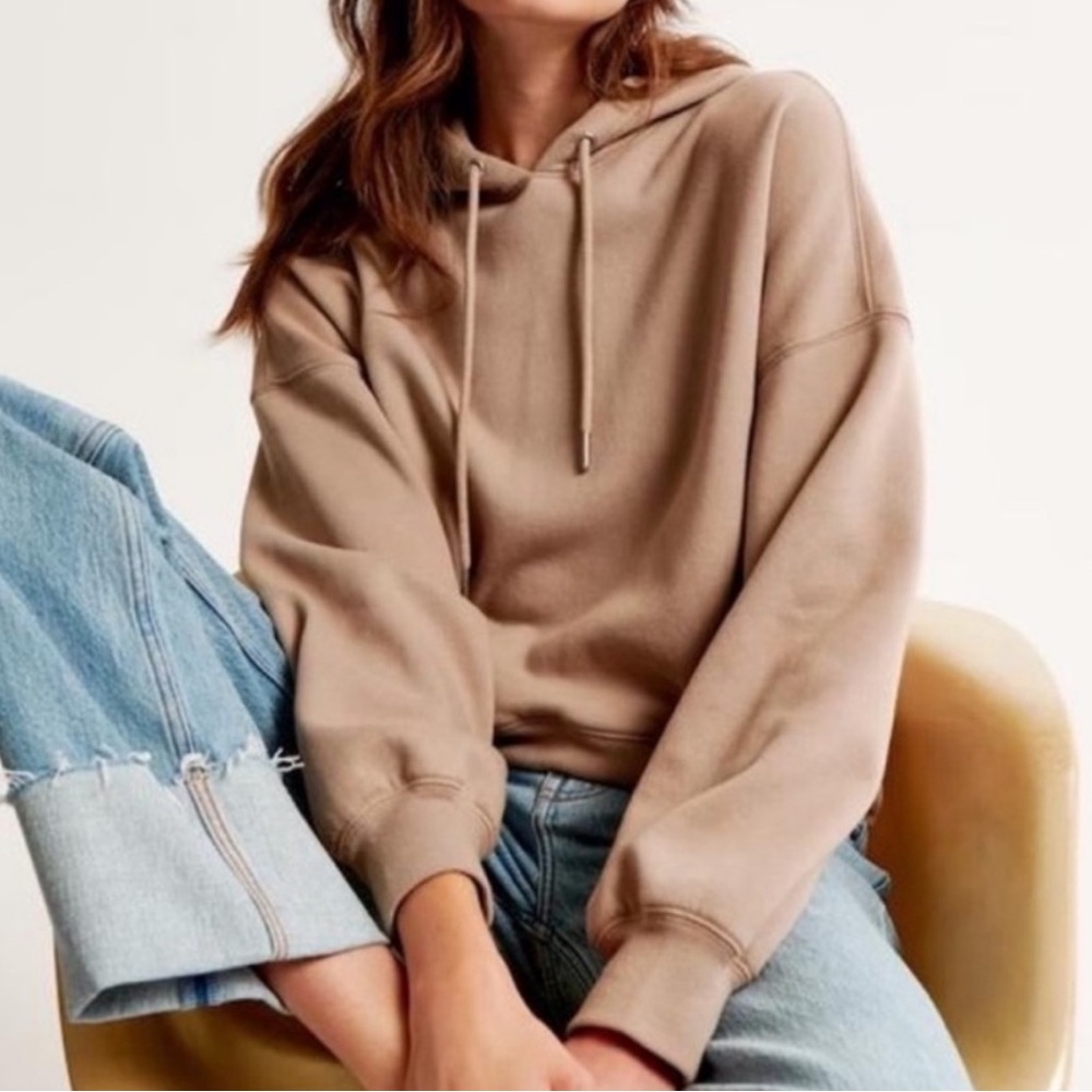 Abercrombie & Fitch // Cozy AF Collection Tan Cropped Hoodie